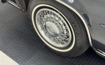 Cadillac-Fleetwood-1985-Dark-Gray-Firemist-M-Dark-Red-17