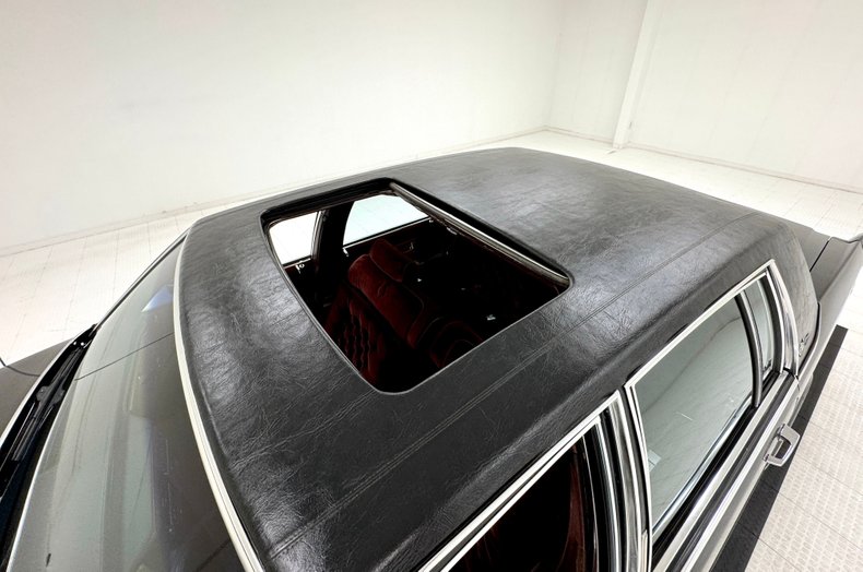 Cadillac-Fleetwood-1985-Dark-Gray-Firemist-M-Dark-Red-19