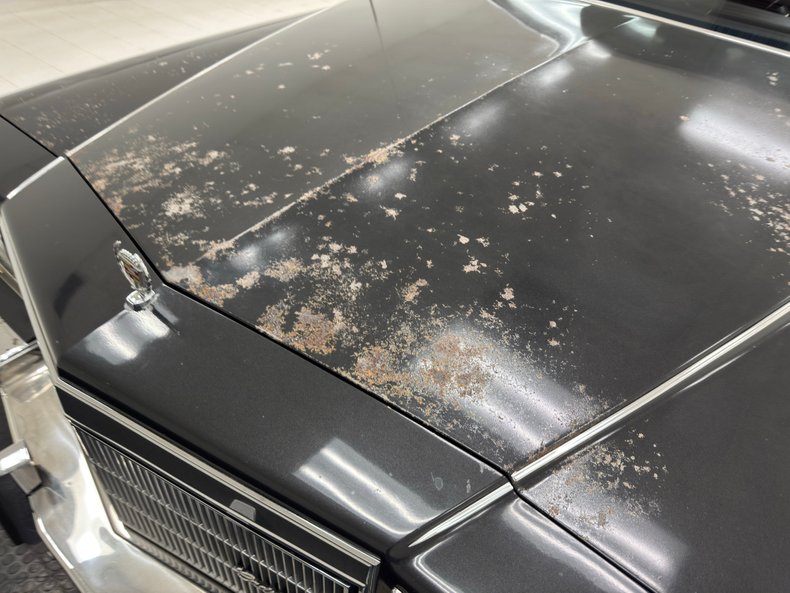 Cadillac-Fleetwood-1985-Dark-Gray-Firemist-M-Dark-Red-37