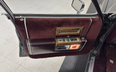 Cadillac-Fleetwood-1985-Dark-Gray-Firemist-M-Dark-Red-48