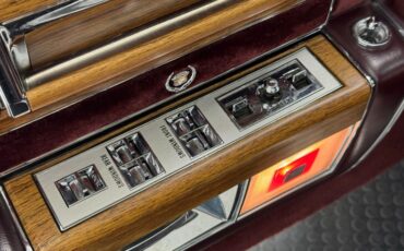 Cadillac-Fleetwood-1985-Dark-Gray-Firemist-M-Dark-Red-49