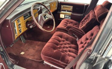 Cadillac-Fleetwood-1985-Dark-Gray-Firemist-M-Dark-Red-5