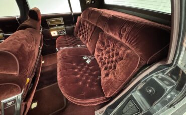 Cadillac-Fleetwood-1985-Dark-Gray-Firemist-M-Dark-Red-6