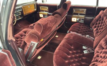 Cadillac-Fleetwood-1985-Dark-Gray-Firemist-M-Dark-Red-7