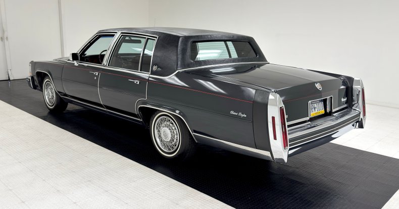 Cadillac-Fleetwood-1985-Dark-Gray-Firemist-M-Dark-Red-8