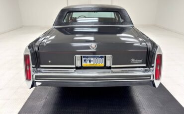 Cadillac-Fleetwood-1985-Dark-Gray-Firemist-M-Dark-Red-9