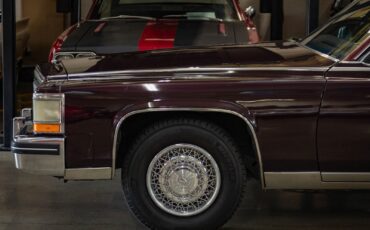 Cadillac-Fleetwood-1985-Sedan-1