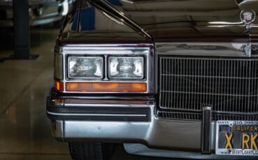 Cadillac-Fleetwood-1985-Sedan-14