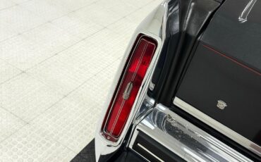 Cadillac-Fleetwood-1985-Sedan-19