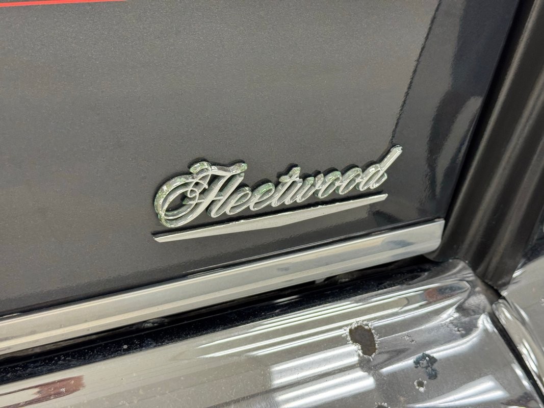 Cadillac-Fleetwood-1985-Sedan-20
