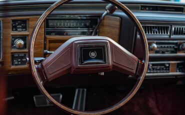 Cadillac-Fleetwood-1985-Sedan-34
