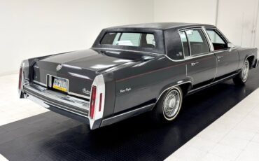 Cadillac-Fleetwood-1985-Sedan-4