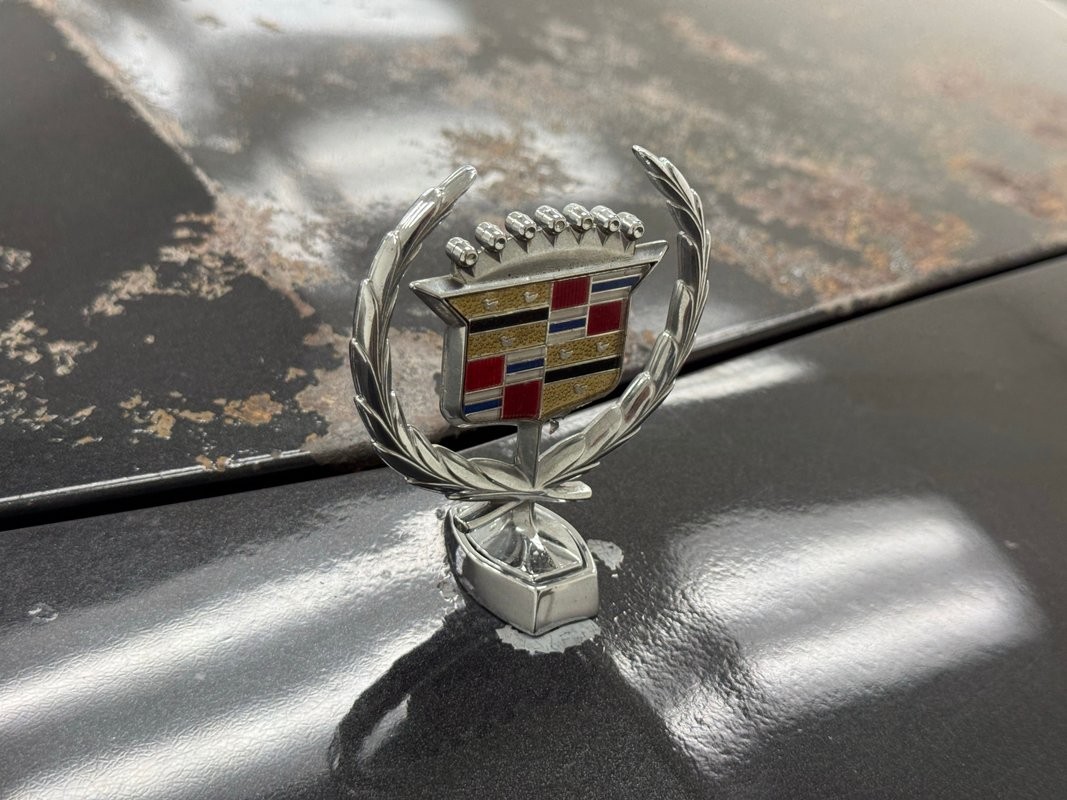 Cadillac-Fleetwood-1985-Sedan-9
