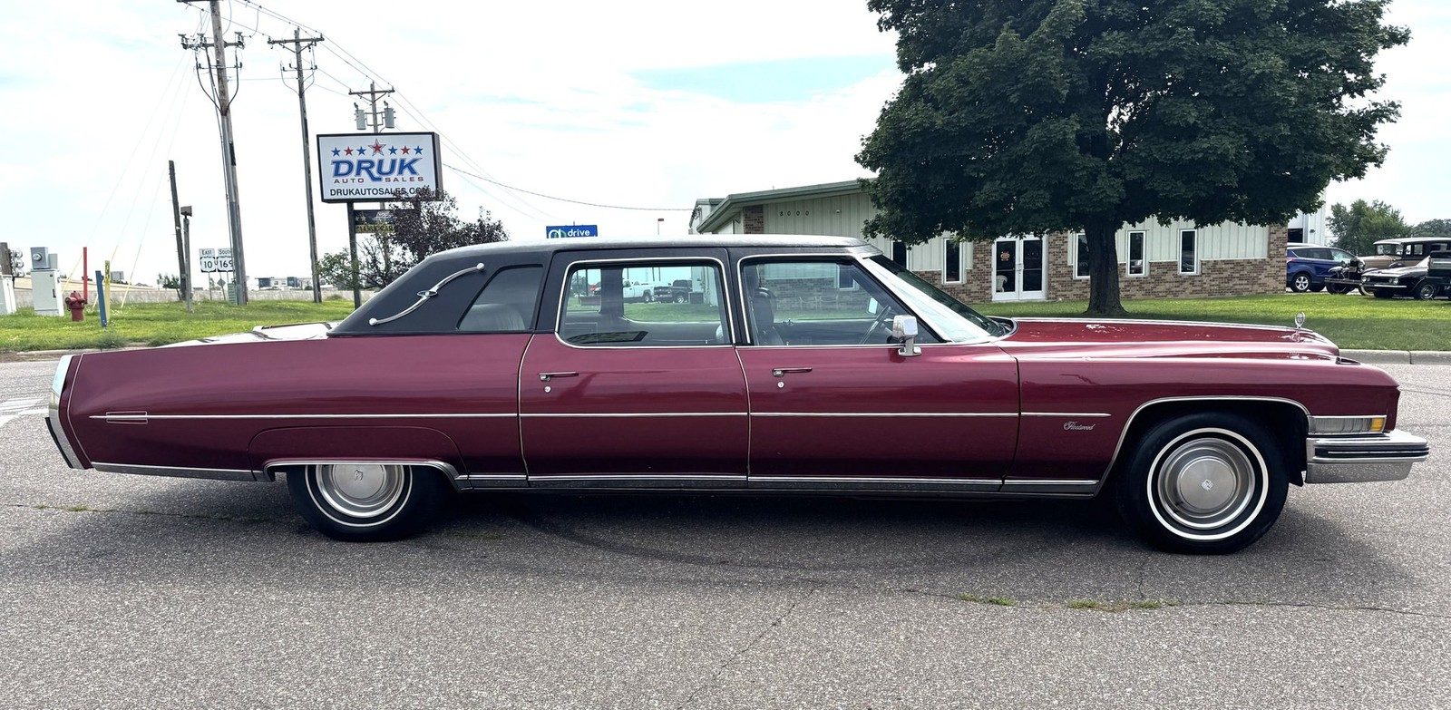 Cadillac-Fleetwood-Limousine-1973-1