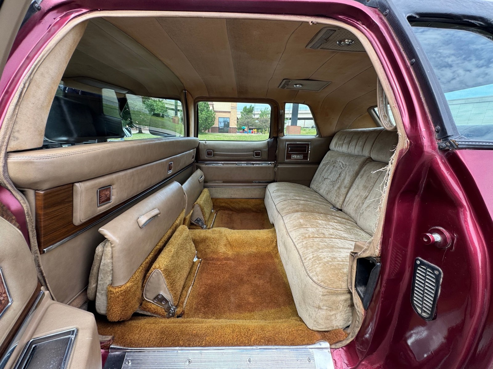 Cadillac-Fleetwood-Limousine-1973-11