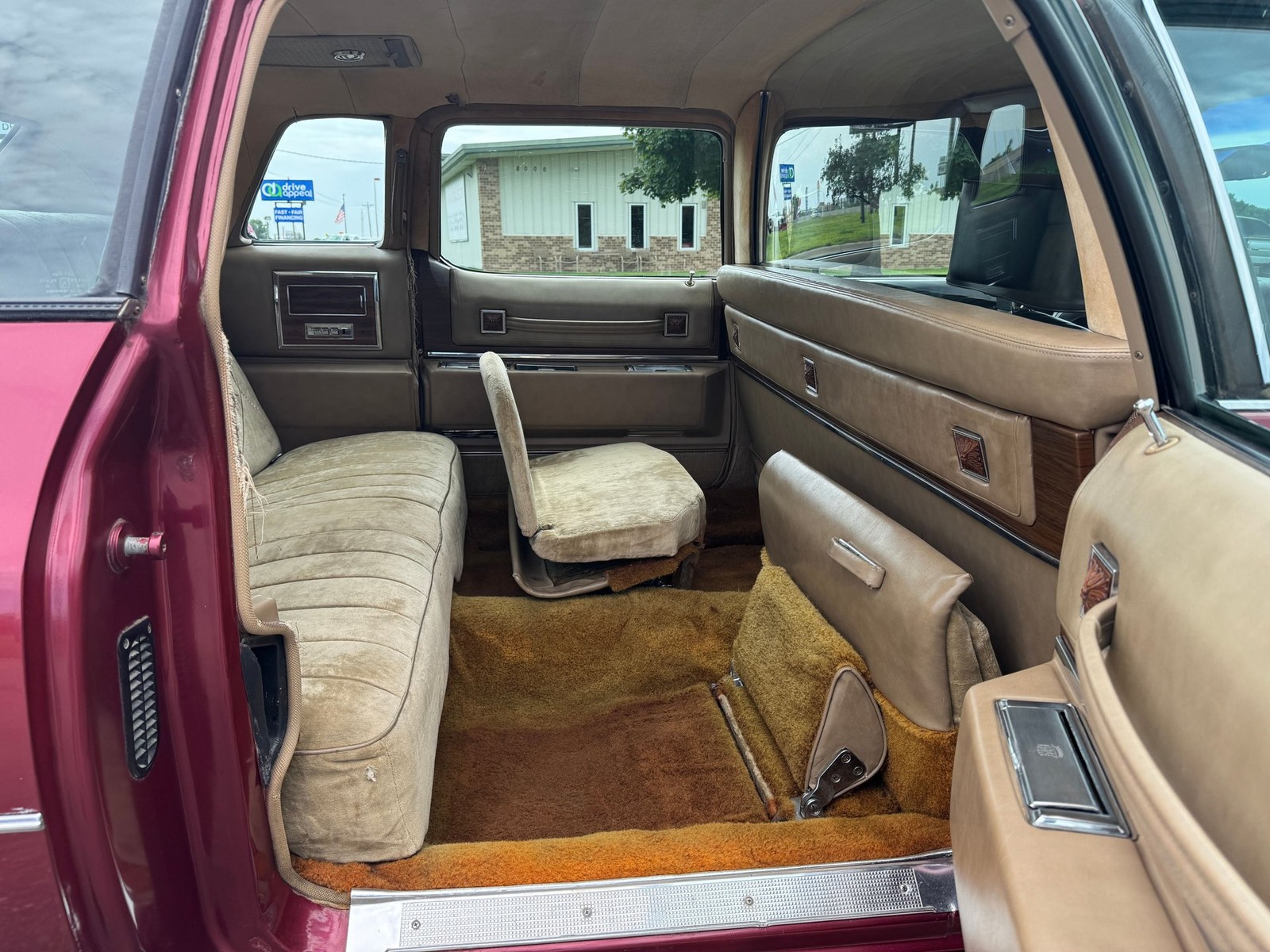 Cadillac-Fleetwood-Limousine-1973-12