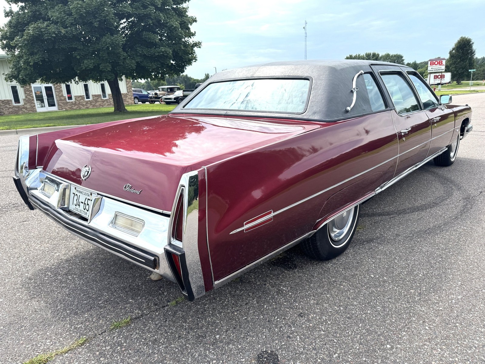 Cadillac-Fleetwood-Limousine-1973-2