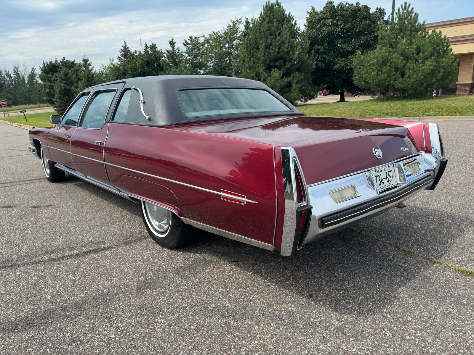 Cadillac-Fleetwood-Limousine-1973-5