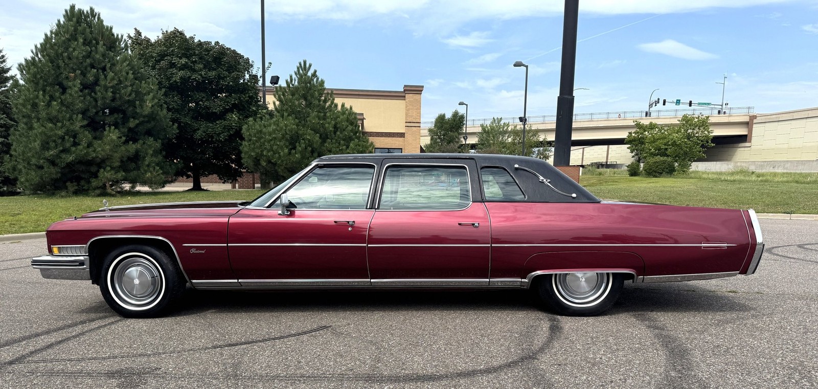 Cadillac-Fleetwood-Limousine-1973-6