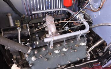 Cadillac-Sedan-1926-Silver-grey-and-burg-Red-with-wood-trim-4