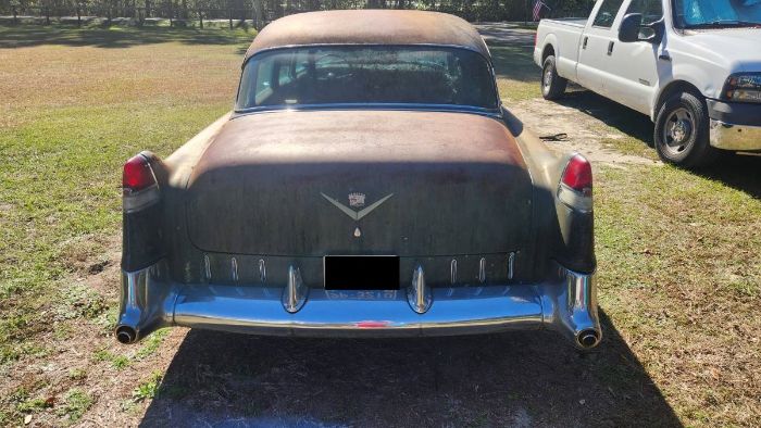 Cadillac-Sedan-1955-1