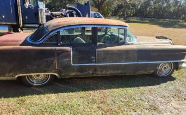 Cadillac-Sedan-1955-2