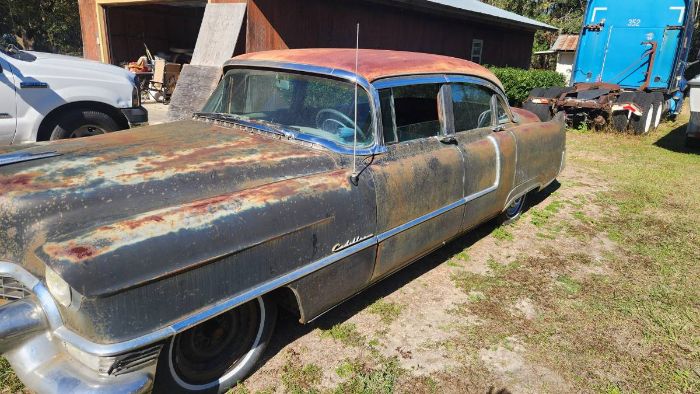 Cadillac-Sedan-1955-4