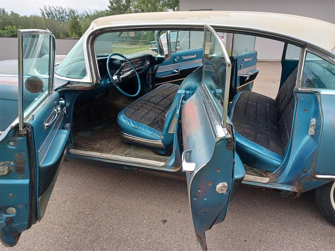 Cadillac-Sedan-deville-1960-tealcream-tealblack-14