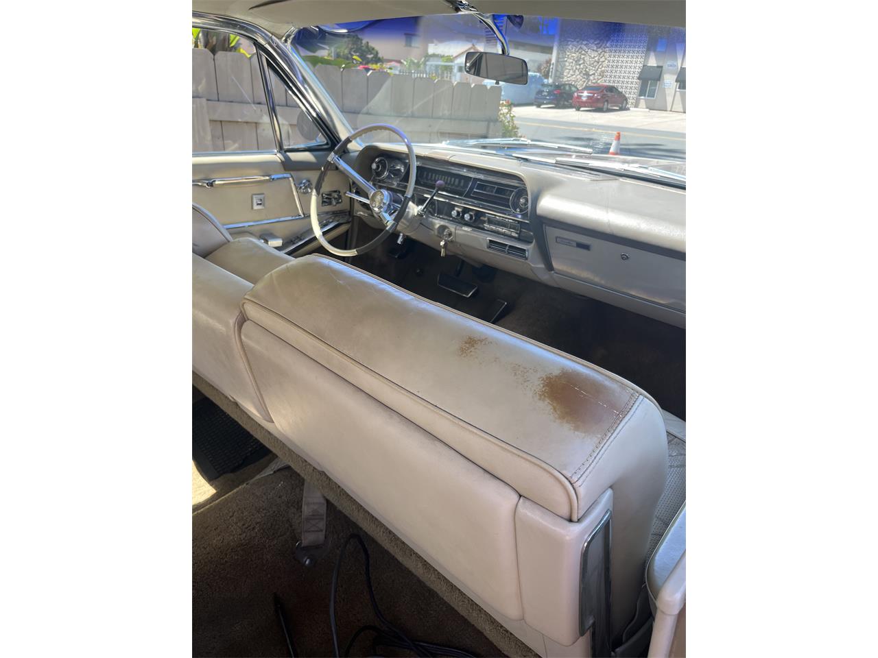 Cadillac-Sedan-deville-1964-Gold-Cream-4