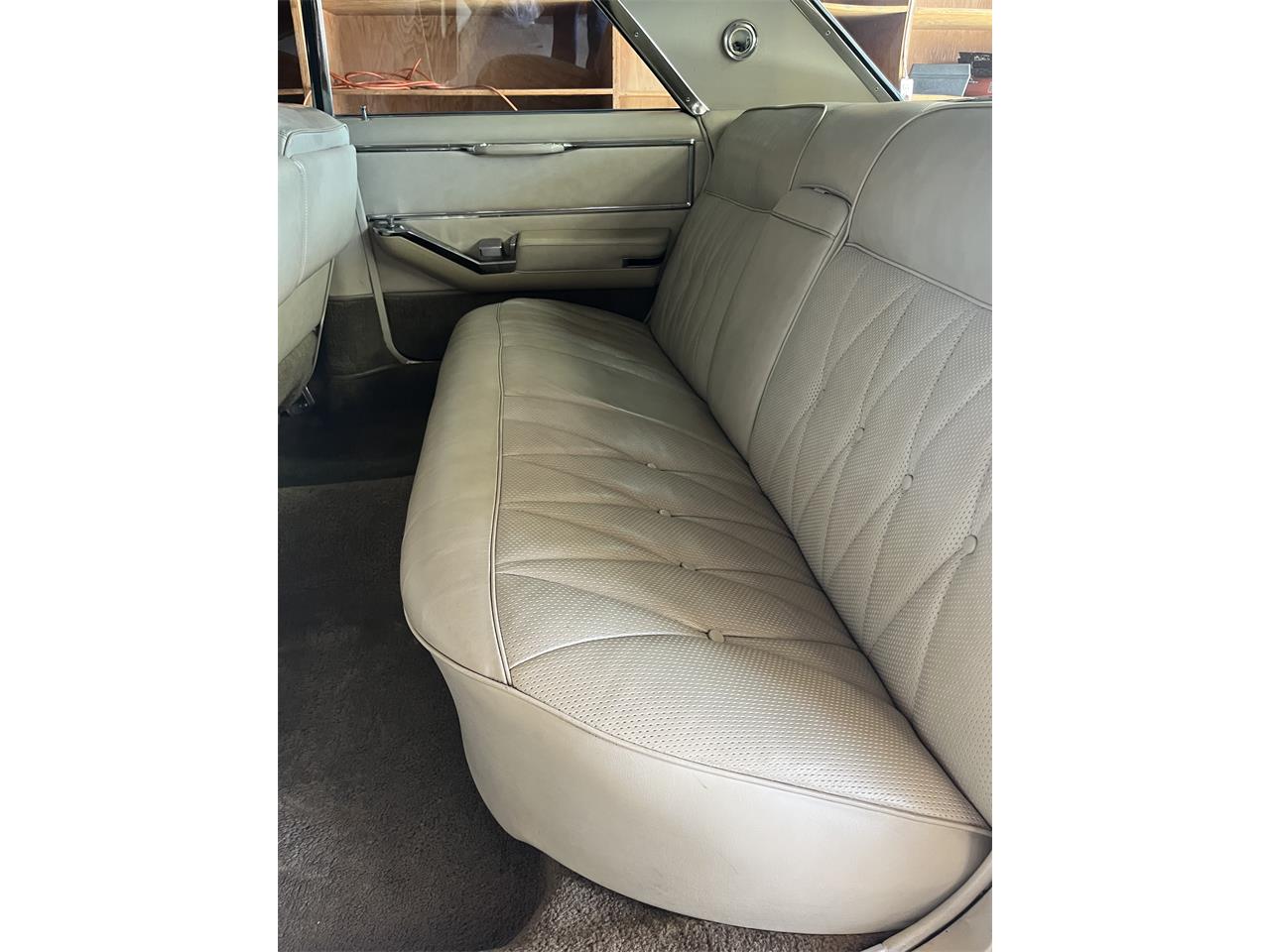 Cadillac-Sedan-deville-1964-Gold-Cream-9