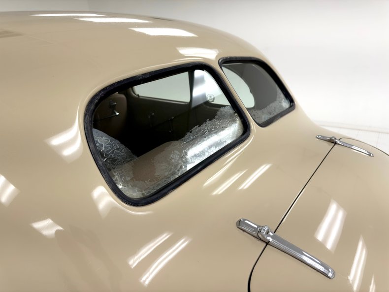 Cadillac-Series-60-1937-Beauregard-Beige-Tan-19
