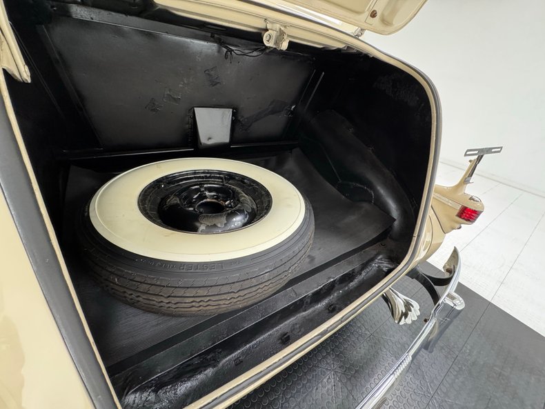 Cadillac-Series-60-1937-Beauregard-Beige-Tan-36