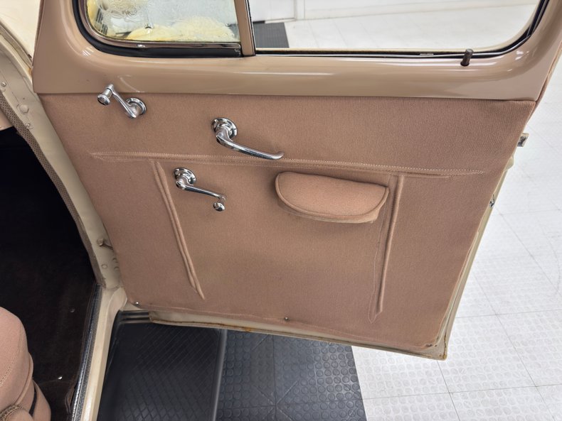 Cadillac-Series-60-1937-Beauregard-Beige-Tan-41