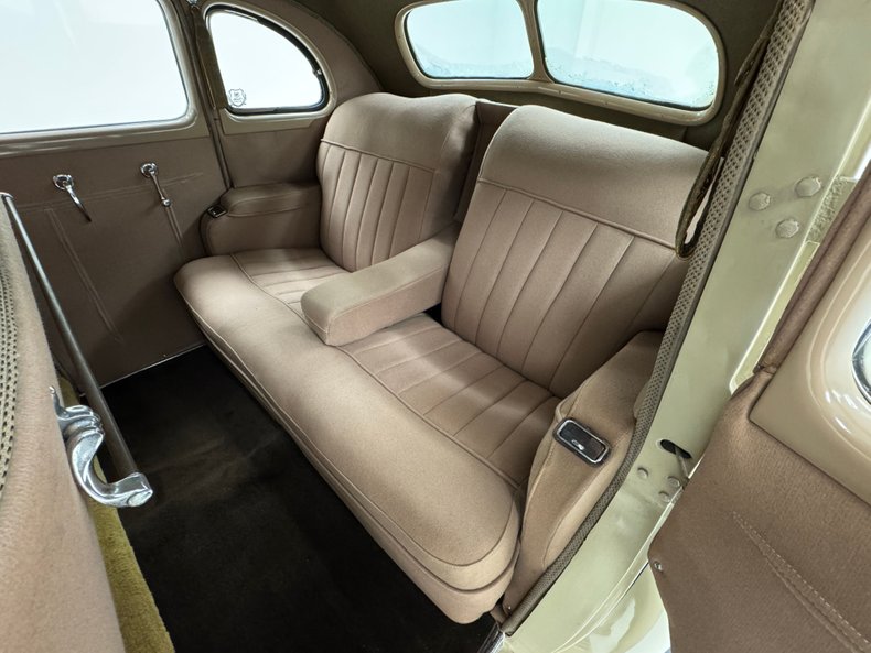 Cadillac-Series-60-1937-Beauregard-Beige-Tan-45