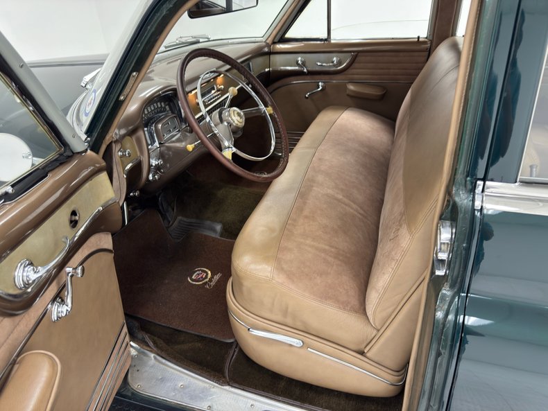Cadillac-Series-61-1951-Exeter-Green-Dark-Tan-34