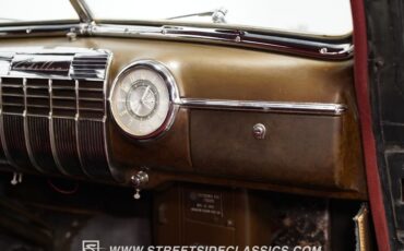 Cadillac-Series-62-1941-Black-Burgundy-8