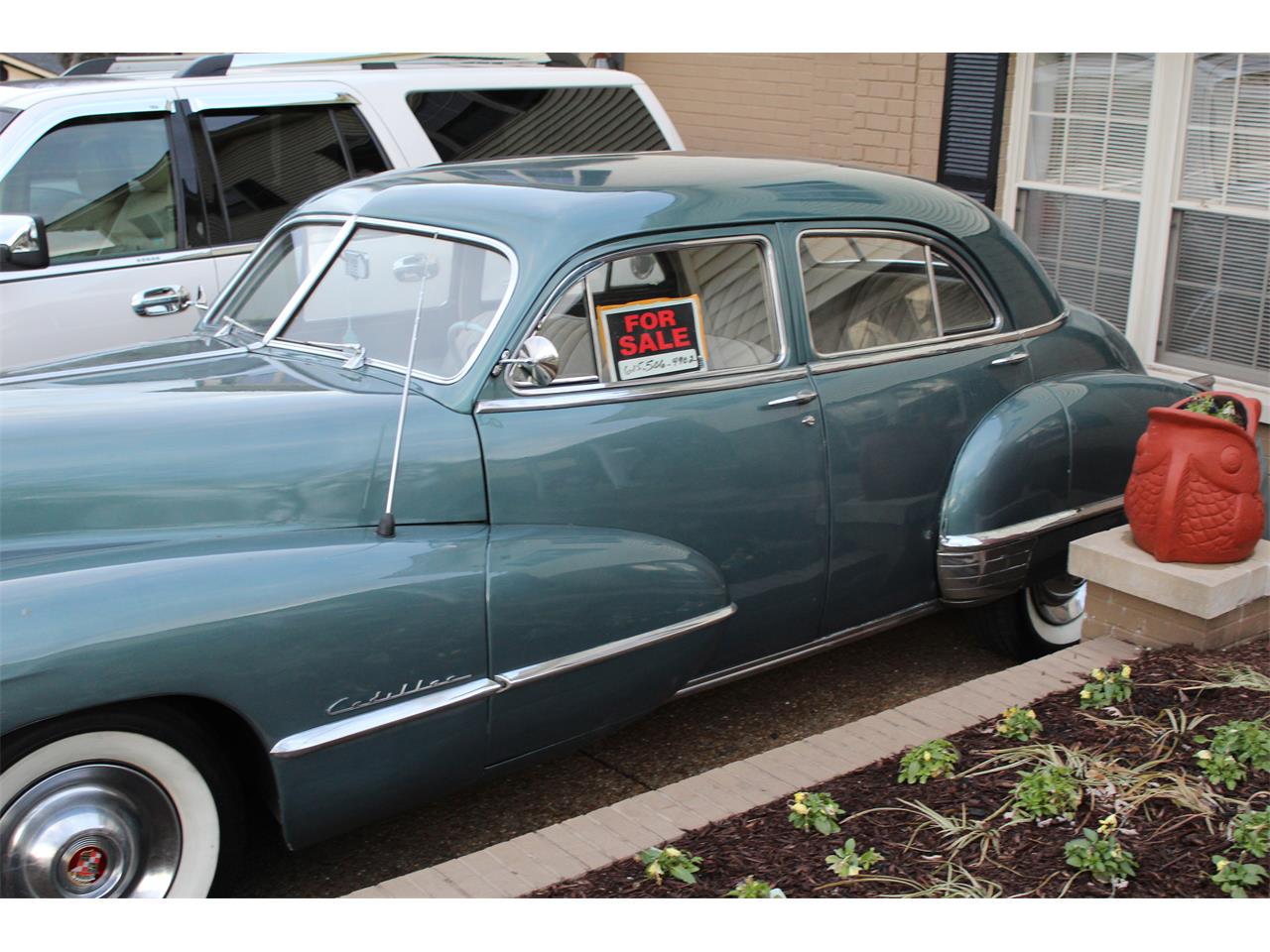 Cadillac-Series-62-1947-Blue-Grey-2