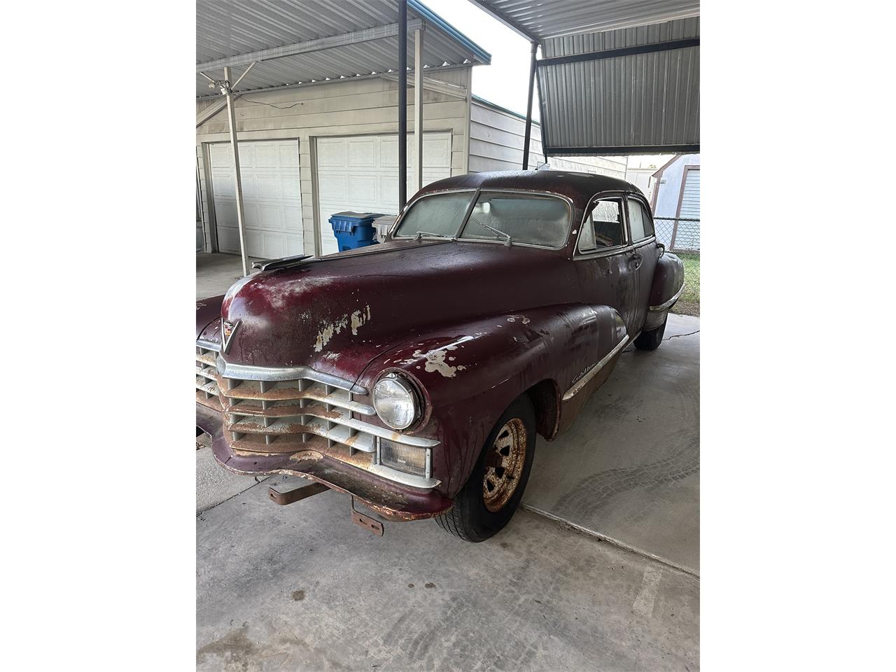 Cadillac-Series-62-1947-Burgundy-Blue-10