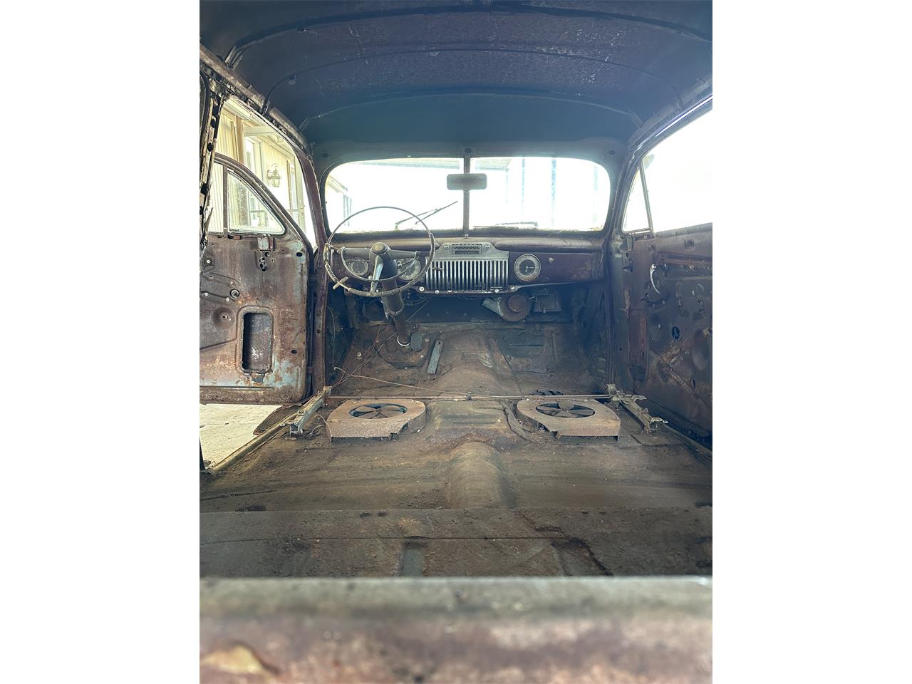 Cadillac-Series-62-1947-Burgundy-Blue-2