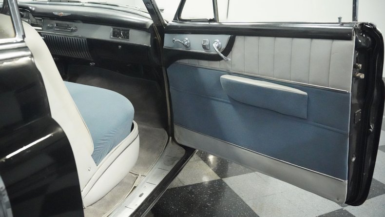 Cadillac-Series-62-1950-Black-Gray-46