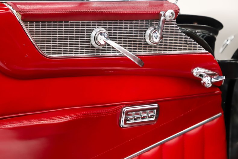 Cadillac-Series-62-1956-Tuxedo-Black-Red-Leather-13