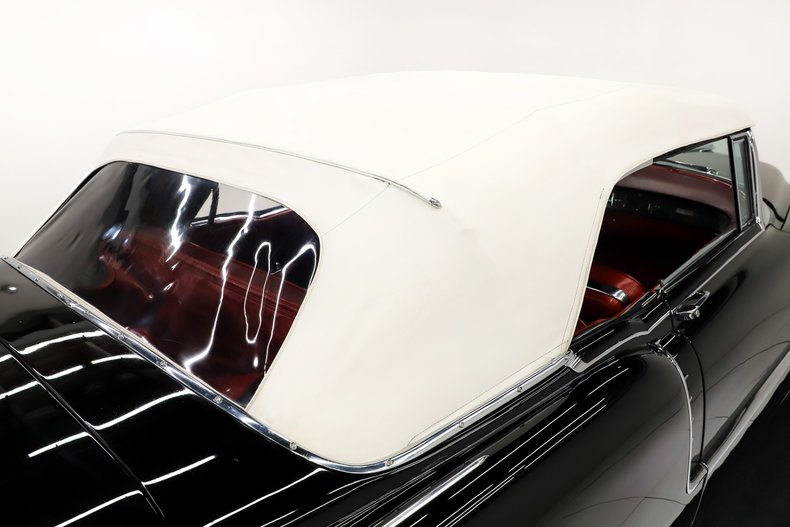 Cadillac-Series-62-1956-Tuxedo-Black-Red-Leather-38