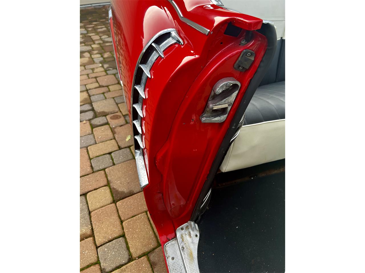 Cadillac-Series-62-1956-red-whitegray-40