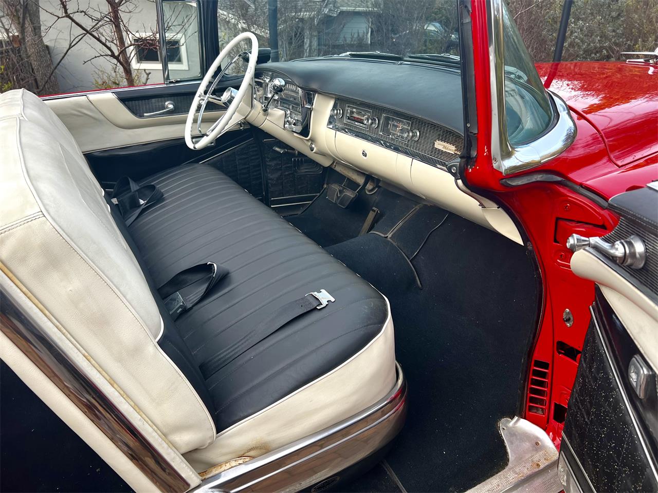 Cadillac-Series-62-1956-red-whitegray-41