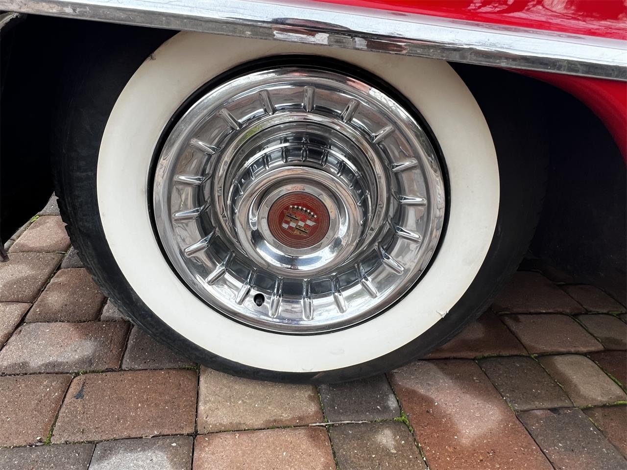 Cadillac-Series-62-1956-red-whitegray-64
