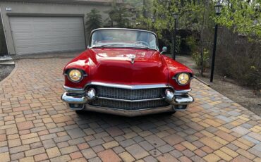 Cadillac-Series-62-1956-red-whitegray-7