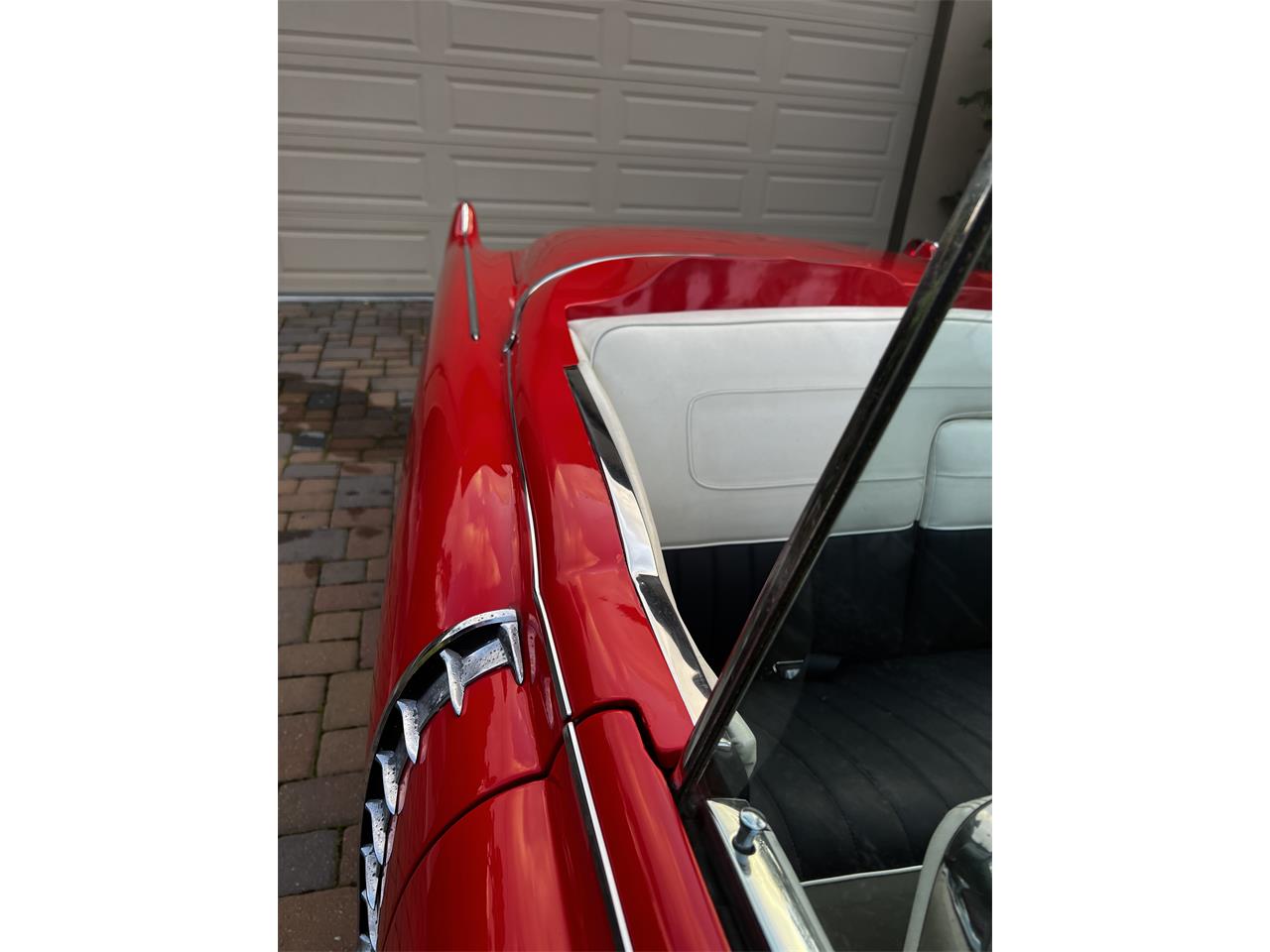Cadillac-Series-62-1956-red-whitegray-73
