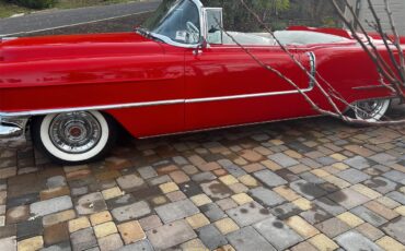 Cadillac-Series-62-1956-red-whitegray-77