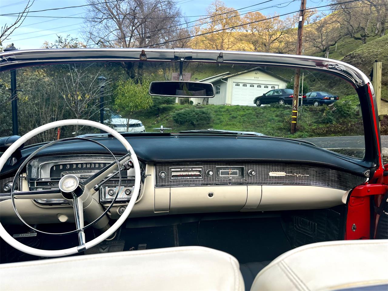 Cadillac-Series-62-1956-red-whitegray-83