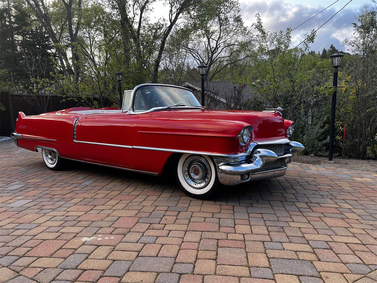 Cadillac-Series-62-1956-red-whitegray-9